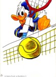 Paperino gioca a tennis